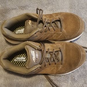 Avia, sz 7, brown, suede, like new walking shoes